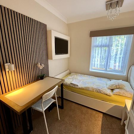 Home Accommodation Southampton Eksteriør billede