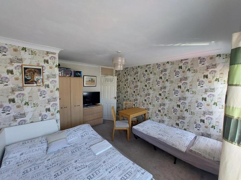Home Accommodation Southampton Eksteriør billede
