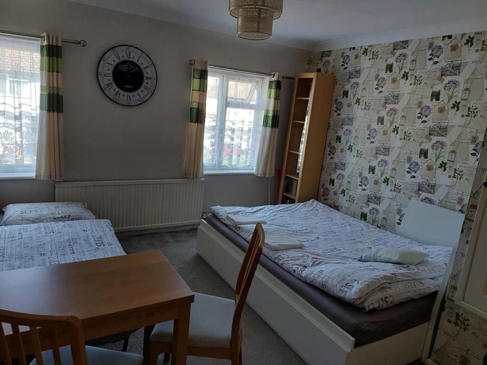 Home Accommodation Southampton Eksteriør billede