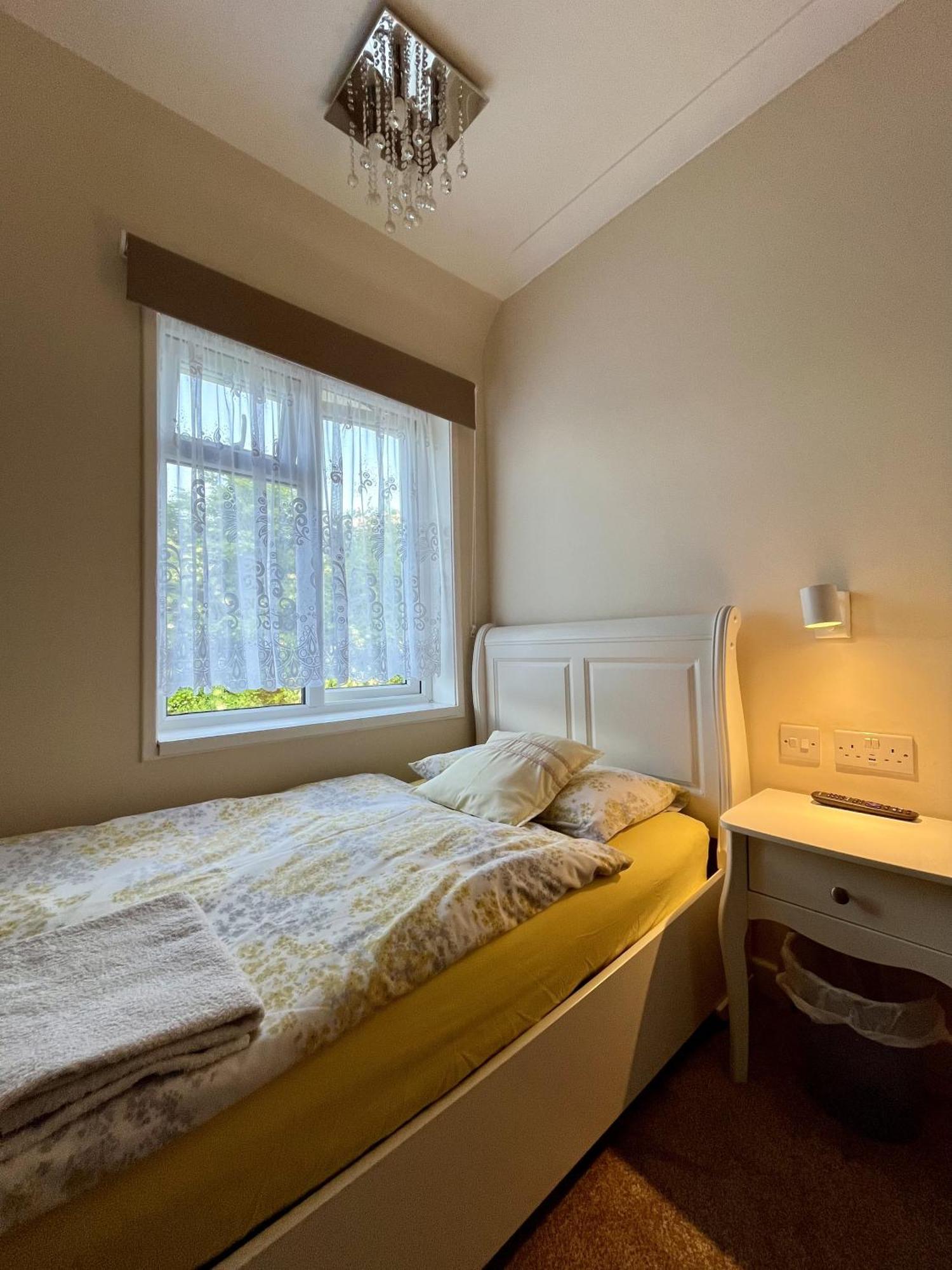Home Accommodation Southampton Eksteriør billede