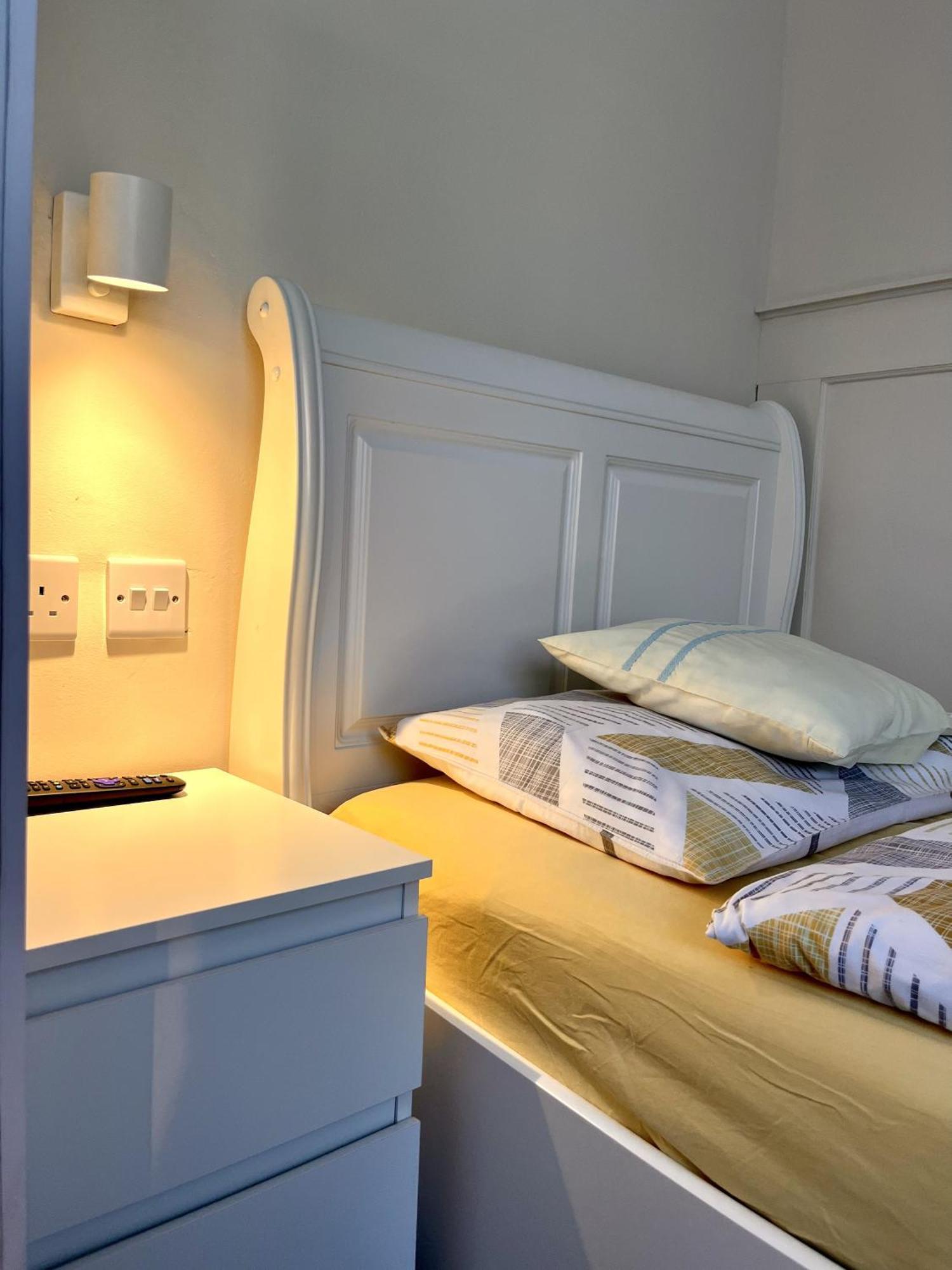 Home Accommodation Southampton Eksteriør billede