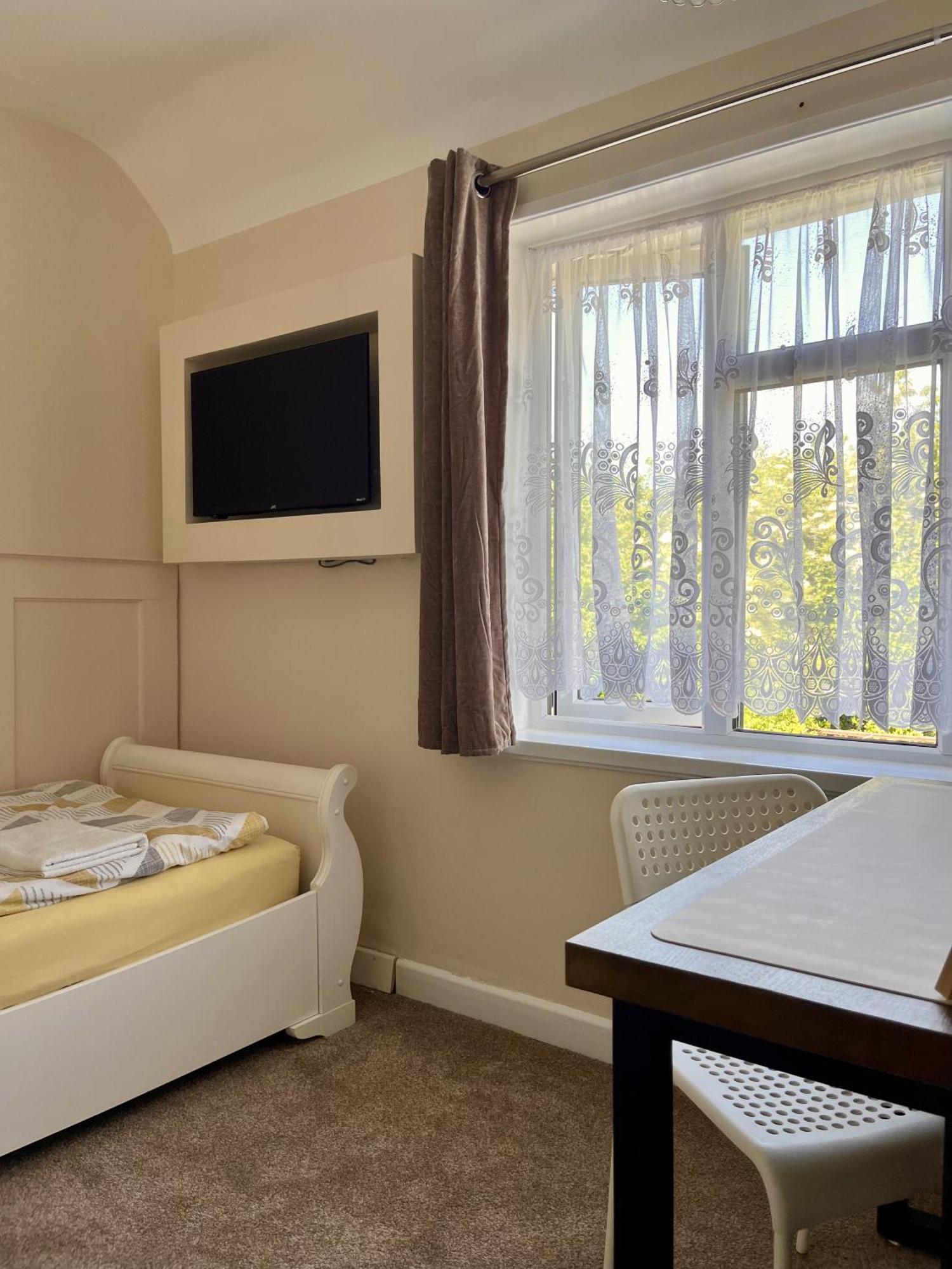 Home Accommodation Southampton Eksteriør billede