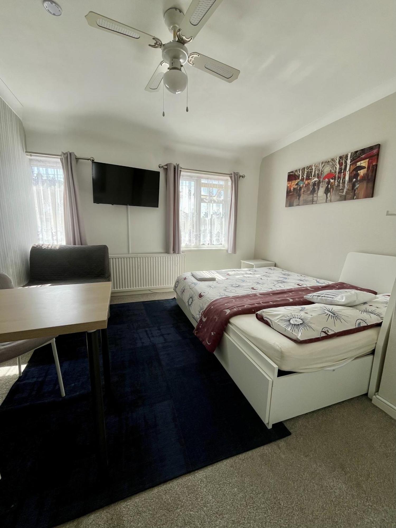 Home Accommodation Southampton Eksteriør billede