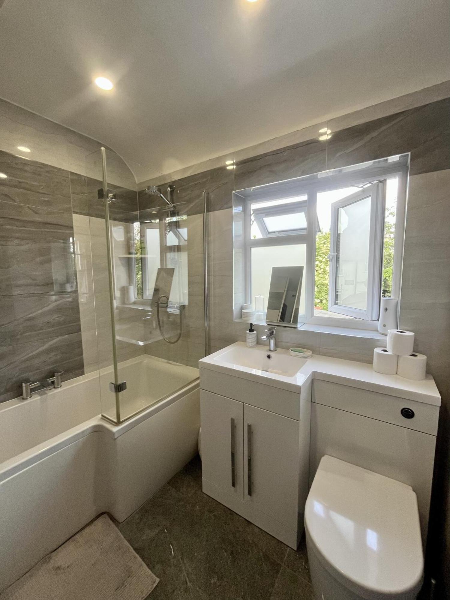 Home Accommodation Southampton Eksteriør billede
