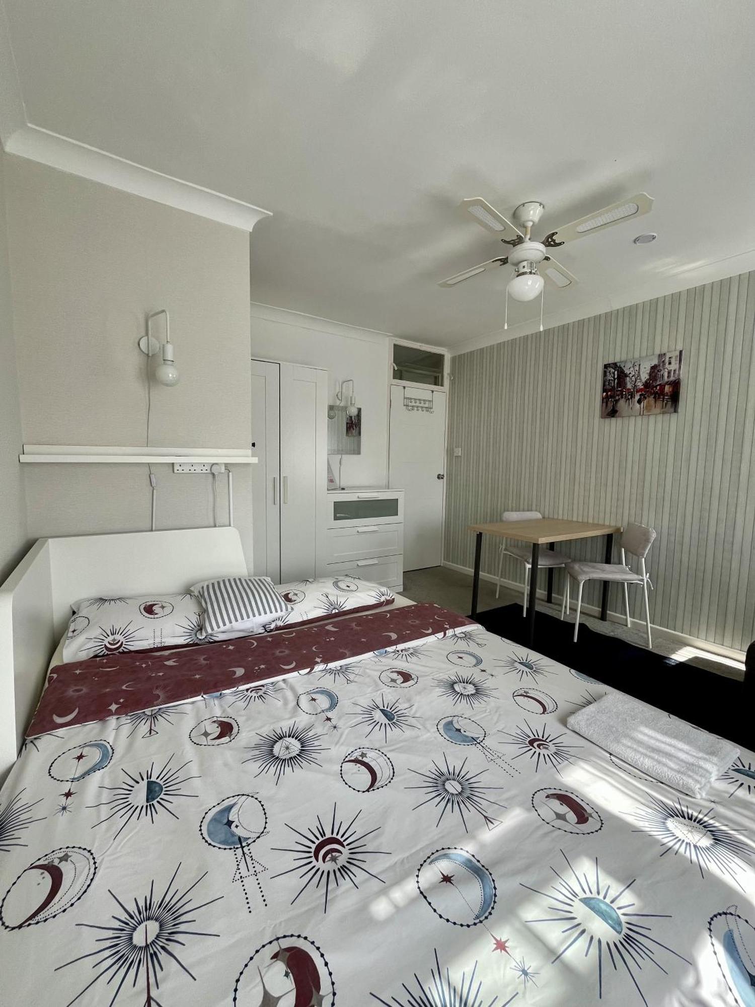 Home Accommodation Southampton Eksteriør billede