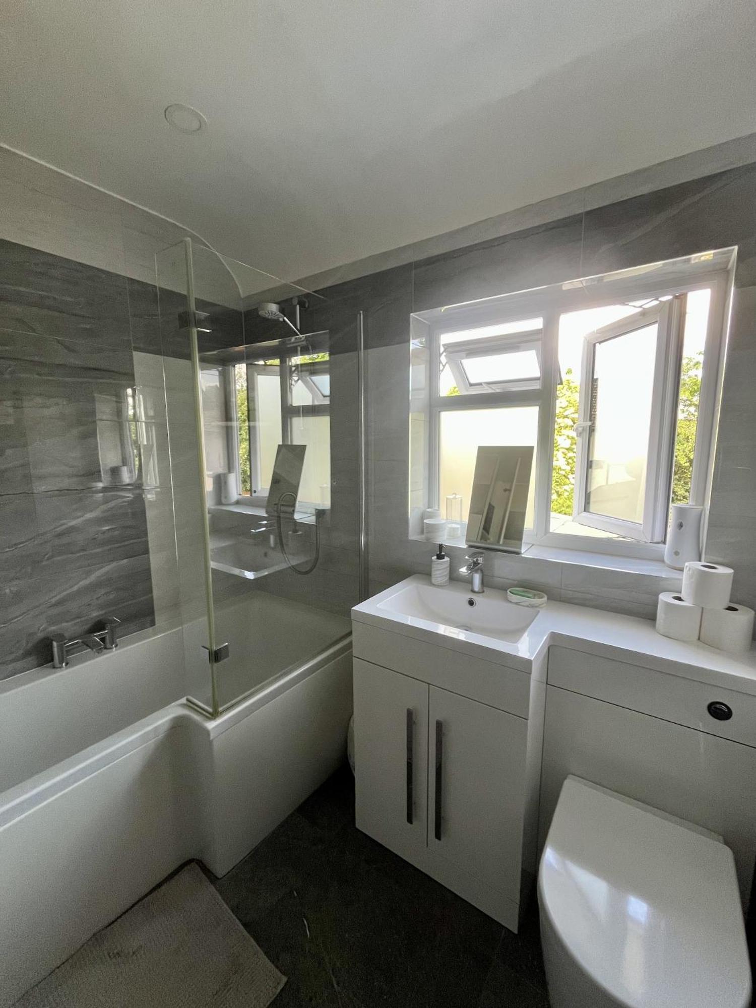 Home Accommodation Southampton Eksteriør billede